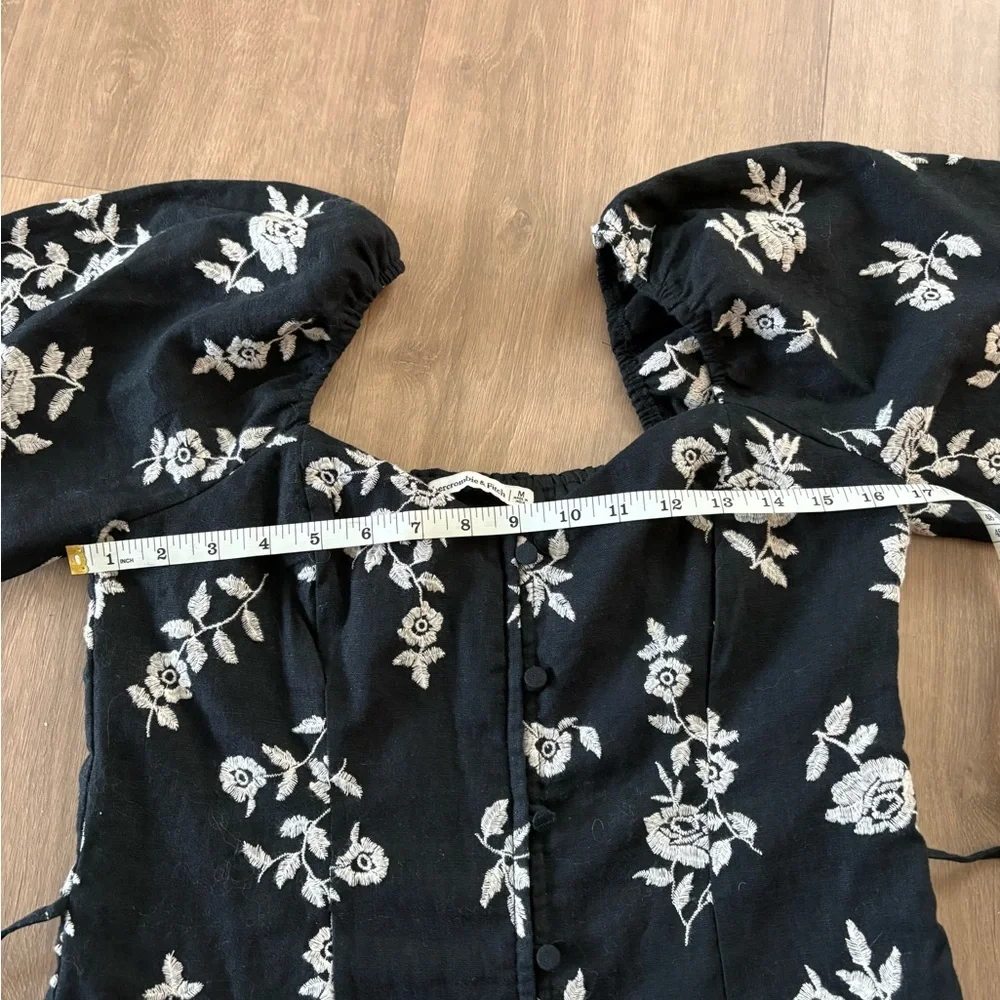 Abercrombie and Fitch Embroidered Linen Blend Mini Dress - Picture 4 of 7